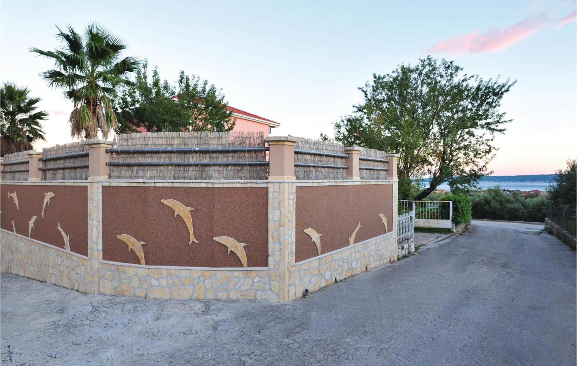 Amazing Home In Kastel Stari With House Sea View Kaštela Exterior foto